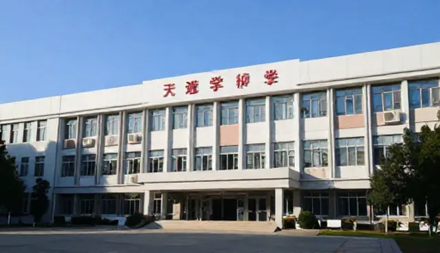 如何应对施工方案中的网络较为完善问题？